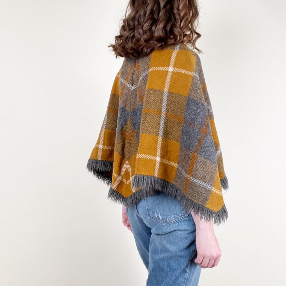 Vintage Wool Fringe Poncho Sweater Jacket Coat Top Plaid Fall Winter Mod 50s 60s - Picture 3 of 7